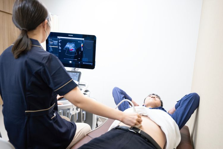 腎動脈エコー検査の様子